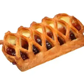 Слойка с клубнично-творожной начинкой