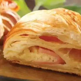 Слойка с сыром и ветчиной «Экспресс-выпечка»