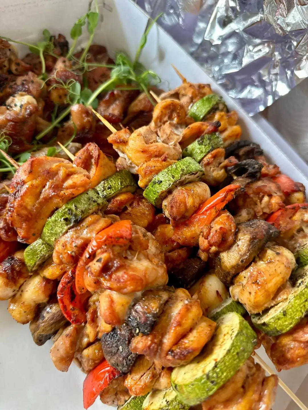 Куриный шашлык с овощами