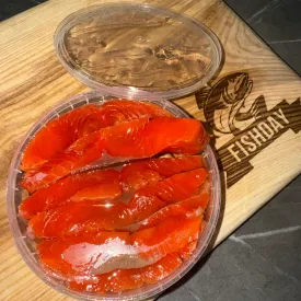 Ломтики нерки слабосолёной в масле