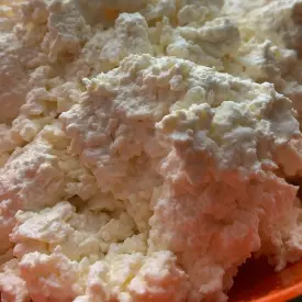 Творог из коровьего молока