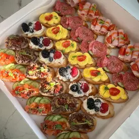 Бокс из кростини