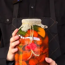 Подарочная банка с вареными раками размера XL, 1 кг.