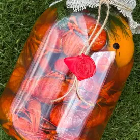 Подарочная банка с вареными раками размера M, 1 кг.