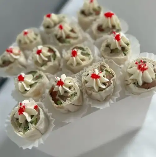 Рулет из лаваша с форелью