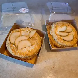 Торт «Медовик с грушей»