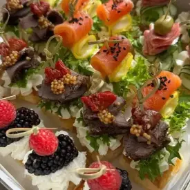 Бокс канапе на слоёном тесте