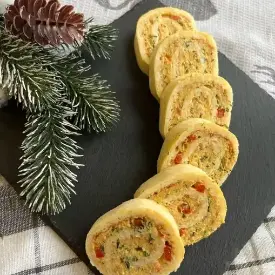 Сырный рулет с паштетом из ветчины