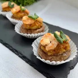 Шампиньоны с овощами и креветкой