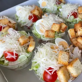 Салат Цезарь с курицей