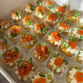 Бокс «Канапе на сырной вафле»