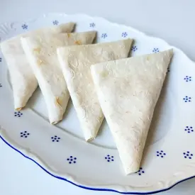 Сулугуни в лаваше (полуфабрикат охлажденный)