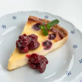 Пирог с вишней, 3 шт. (готовый продукт)