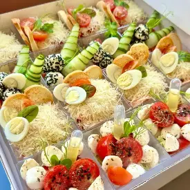 Бокс «Салаты легкие» 4 вида по 4 стаканчика