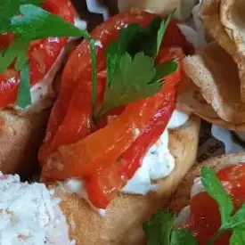 Брускетта с перцем