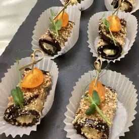 Баклажанные рулетики в ореховой панировке