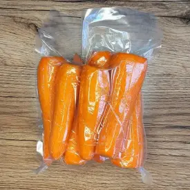 Морковь очищенная в вакуумной упаковке