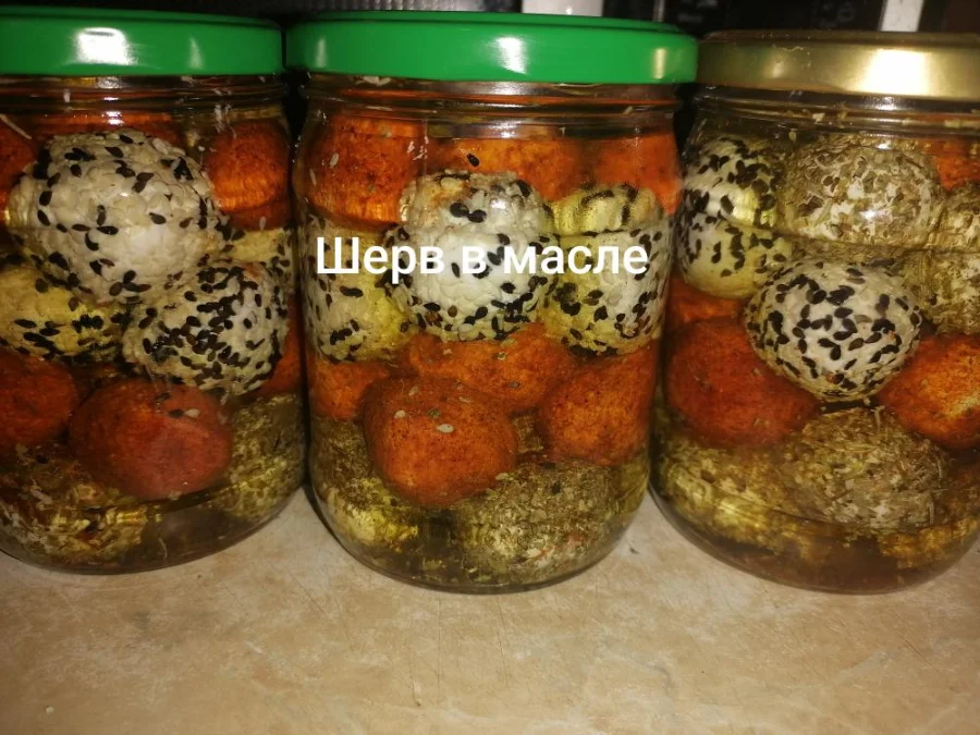 Шевр в масле с приправами, 0.25 кг.