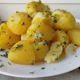 Картофель отварной с зеленью