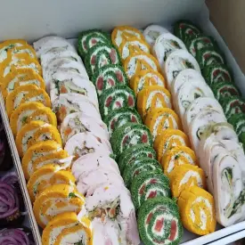 Бокс рулетиков