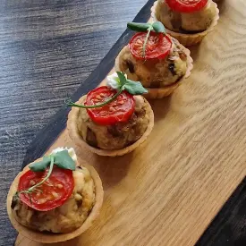 Тарталетки с курицей и грибами, 10 шт.