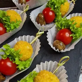 Канапе с сырным шариком, 10 шт.