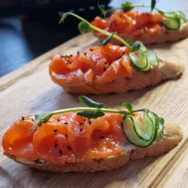 Брускетта с форелью, 10 шт.