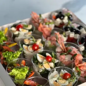 Бокс с салатами «На любой вкус», 16 шт.