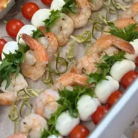 Канапе с креветкой