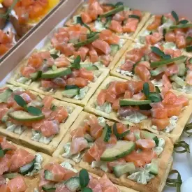 Сырная вафля с форелью