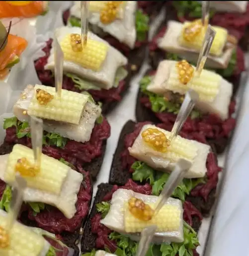 Канапе с сельдью