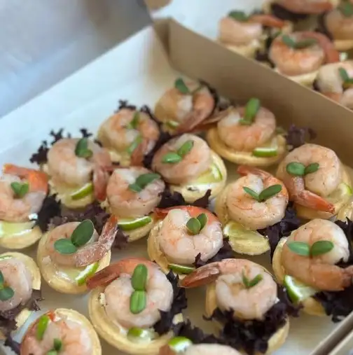 Тарталетка с креветкой