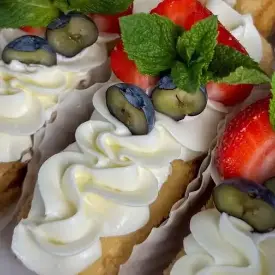 Тирамису классический с сезонной ягодой