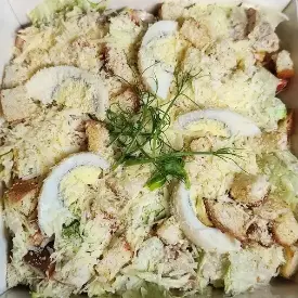 Салат цезарь с курицей