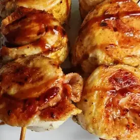 Куриные шашлычки с беконом