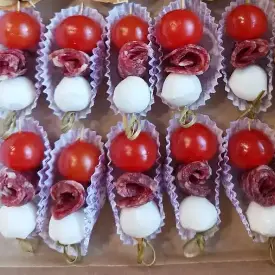 Канапе с салями