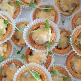 Запеченная тарталетка жульен