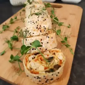 Рулет с форелью/курицей и грибами