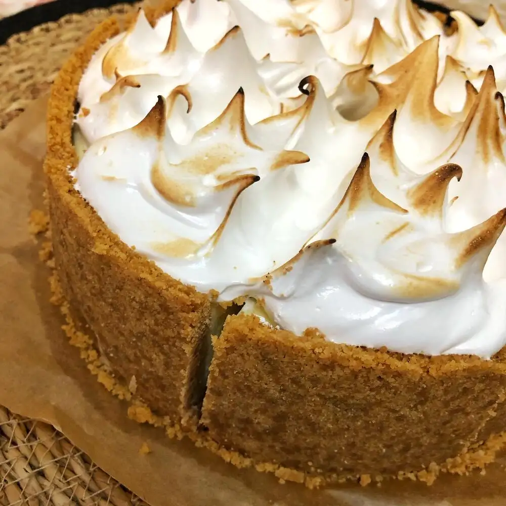 Чизкейк классический с шапочкой фламбированной меренги фото 2