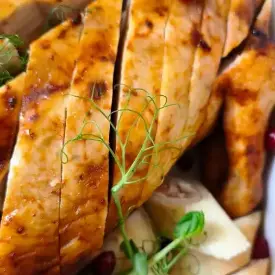 Курица фаршированная блинами