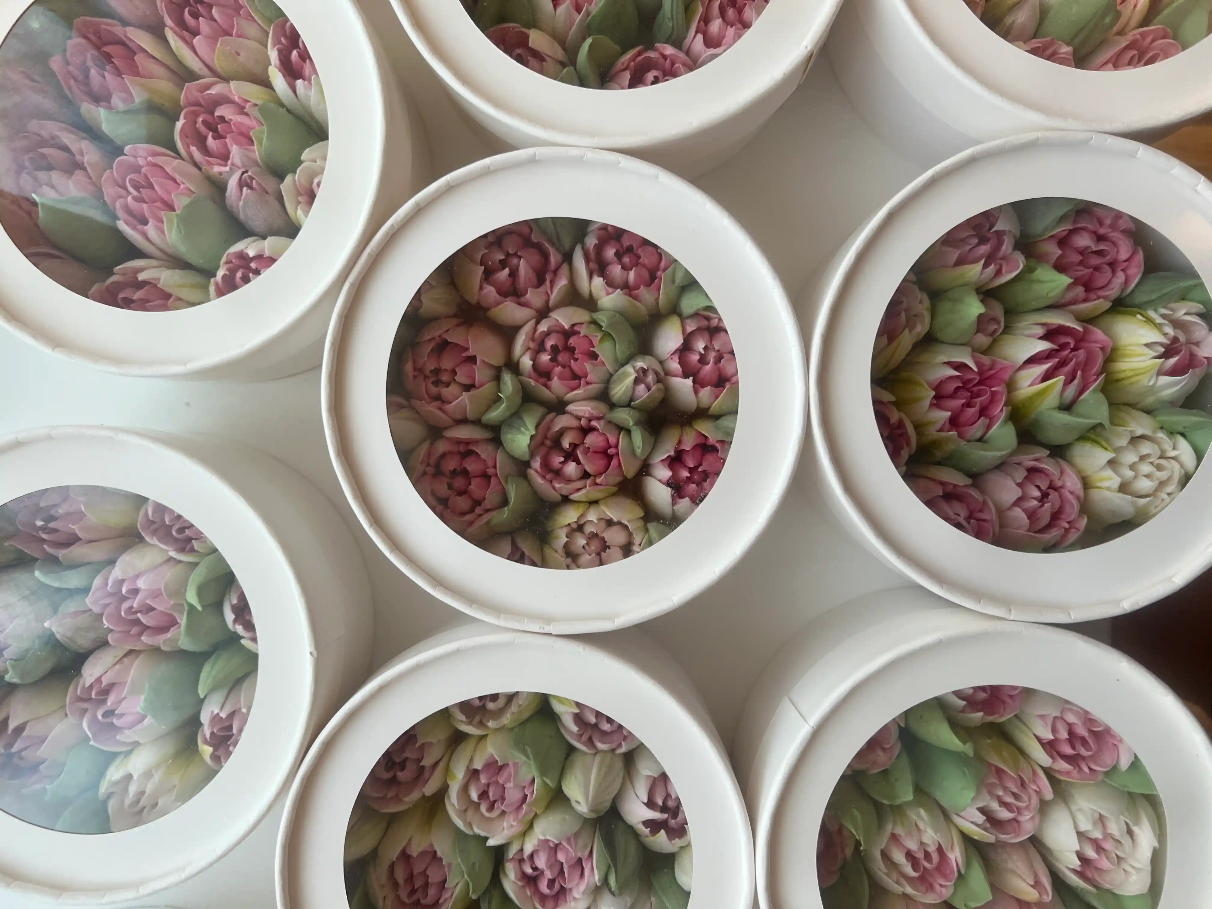 Коробка тюльпанов 16 см ( круглая с окном) фото 2