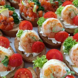 Брускетты "Цезарь" с креветками, 10 шт.