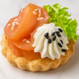 Профитроли с красной рыбой и сливочным кремом, 90гр.