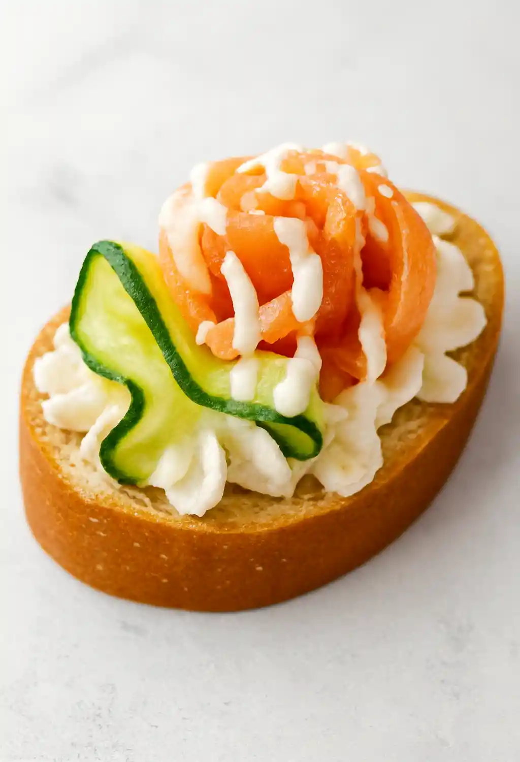 Брускетты с красной рыбой и сливочным кремом, 10шт.