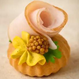 Профитроли с ветчиной и яичным кремом, 1шт.