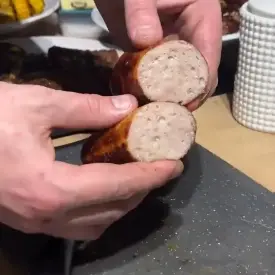 Колбаски для гриля с томатом