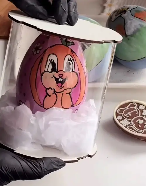 Шоколадное яйцо с ручной росписью фото 6