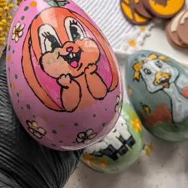 Шоколадное яйцо с ручной росписью