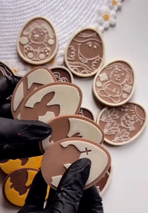 Шоколадное яйцо с ручной росписью фото 3