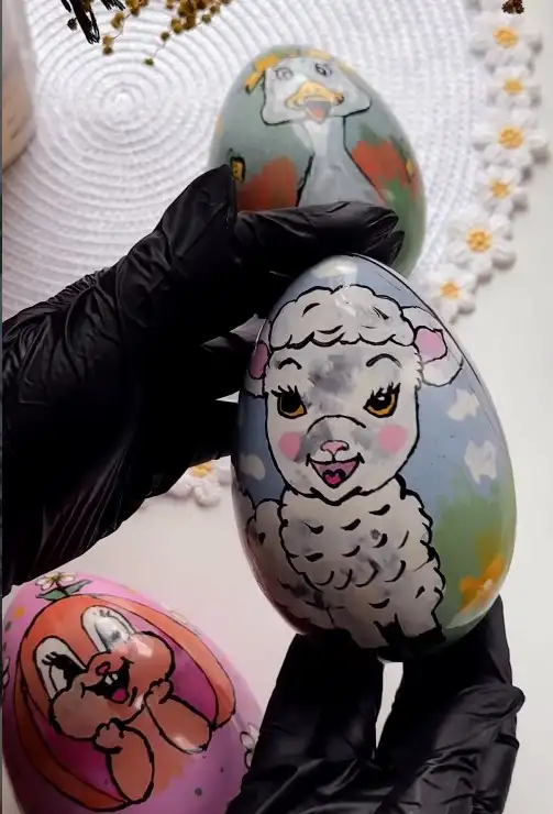 Шоколадное яйцо с ручной росписью фото 5